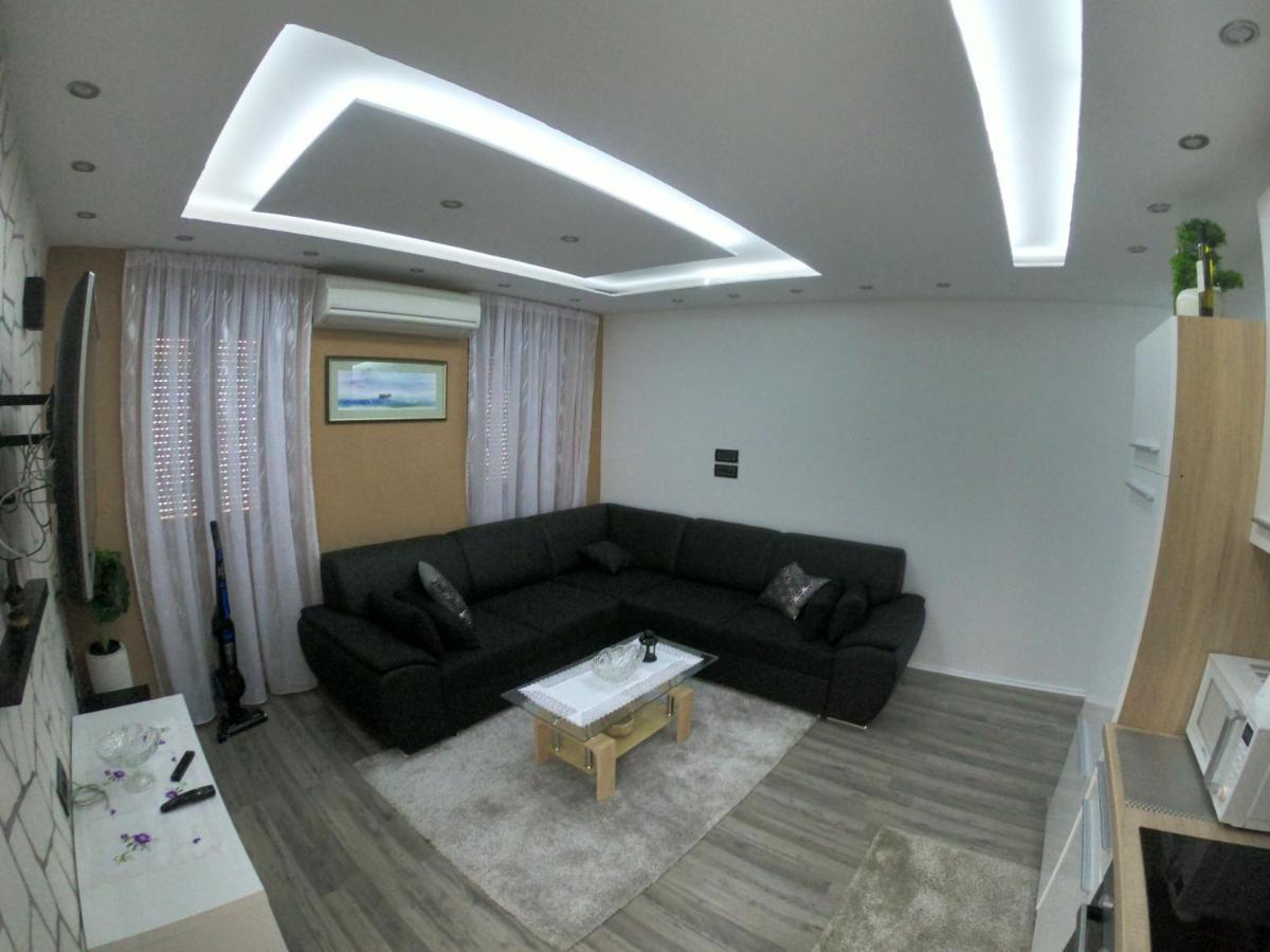 Apartmani Majetic Omisalj Bagian luar foto