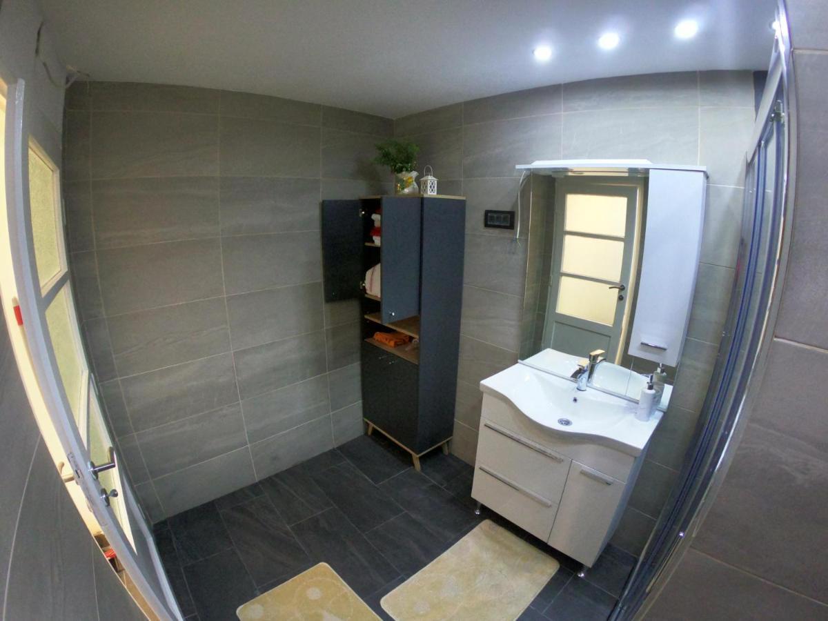 Apartmani Majetic Omisalj Bagian luar foto