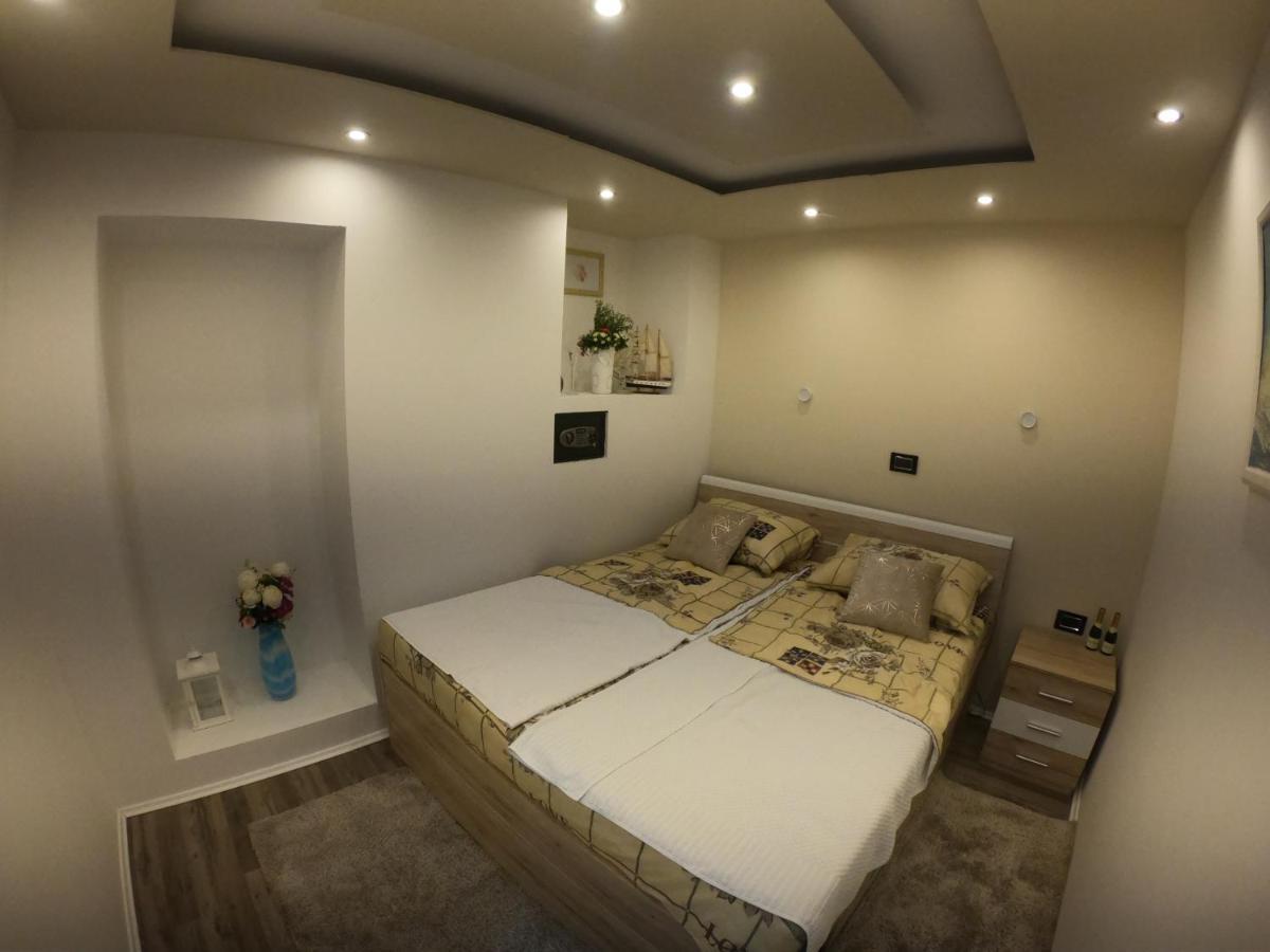Apartmani Majetic Omisalj Bagian luar foto