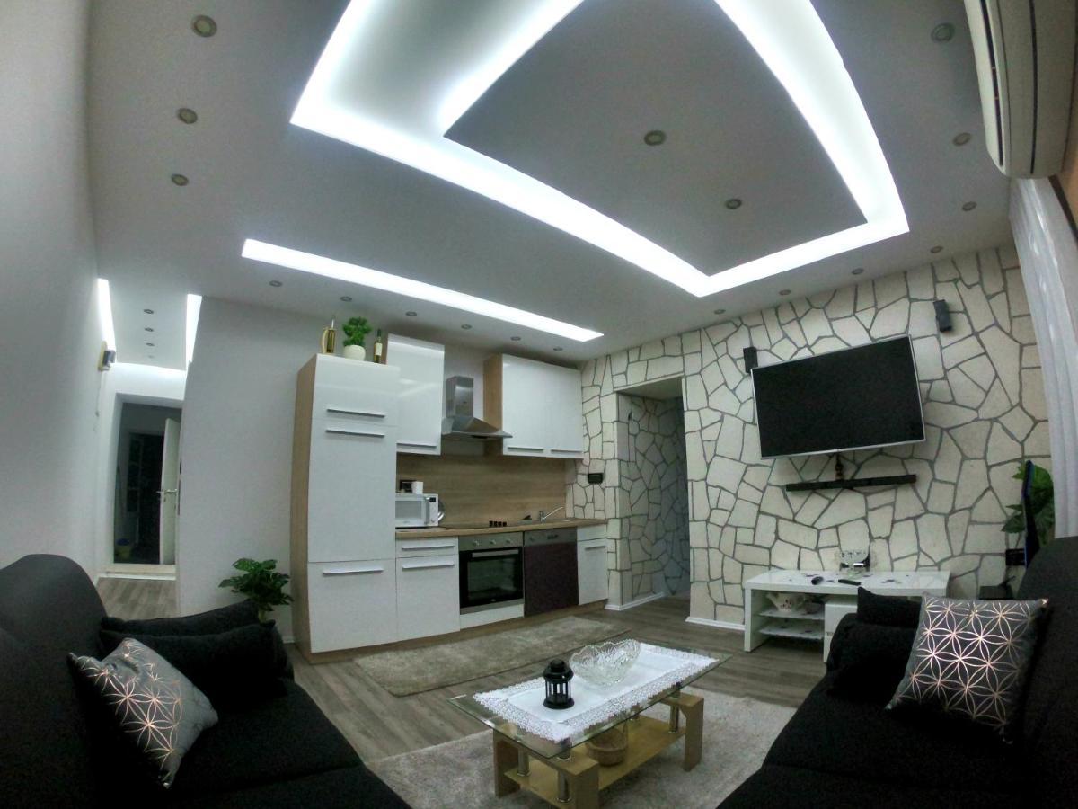 Apartmani Majetic Omisalj Bagian luar foto