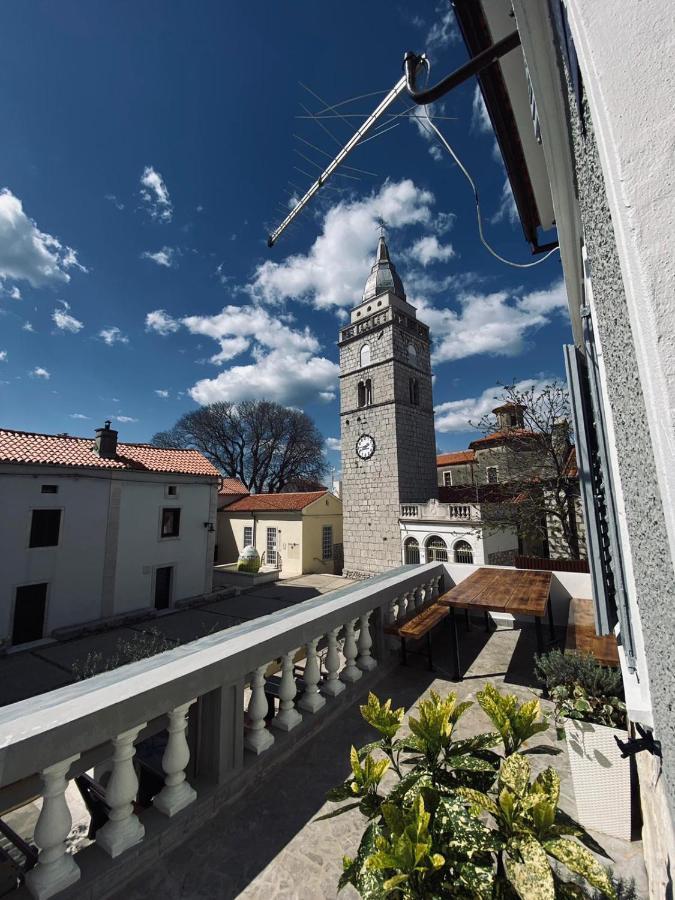 Apartmani Majetic Omisalj Bagian luar foto